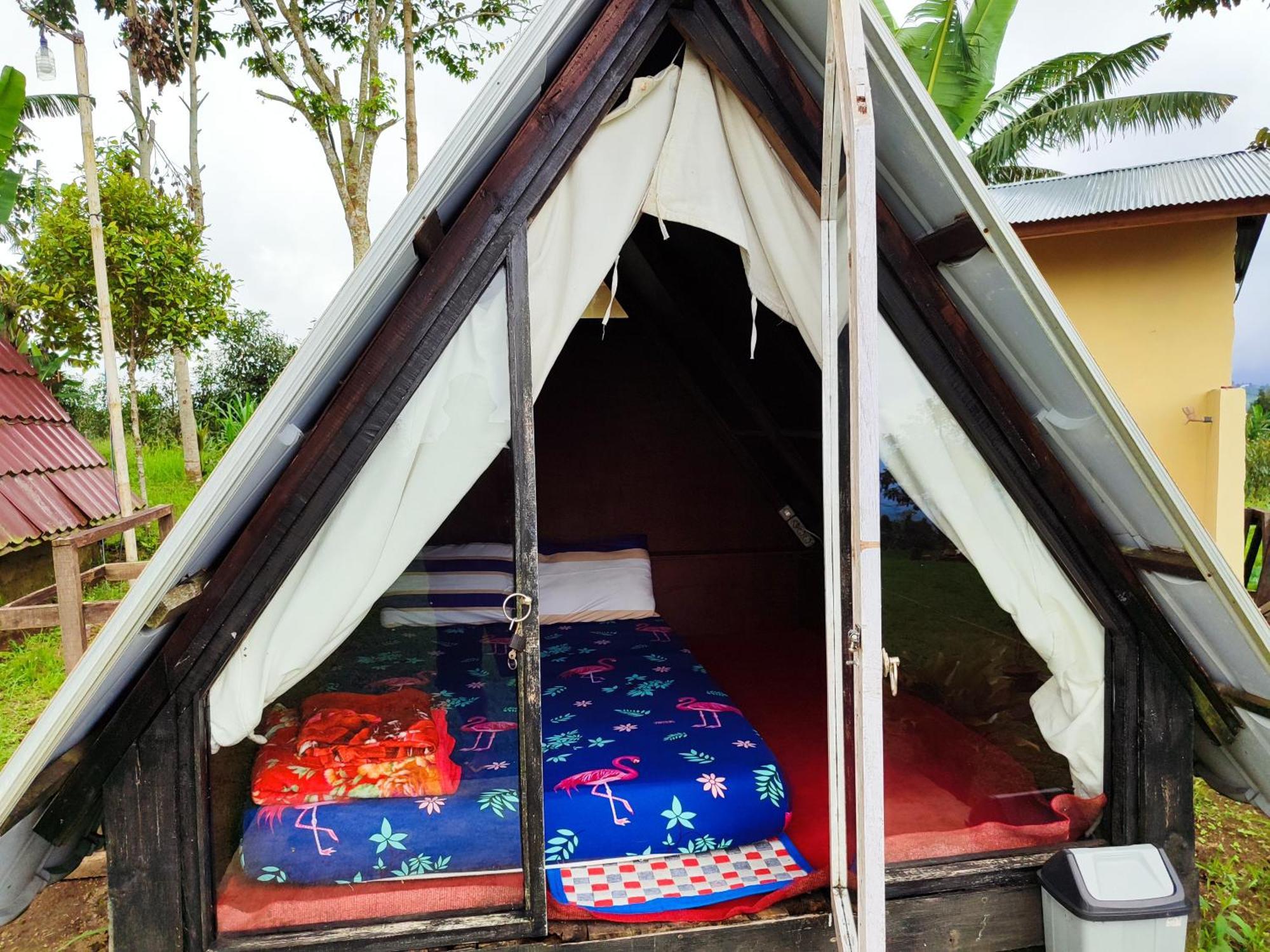 Bugo Camp Glamping & Natural Activity Munduk Exteriör bild